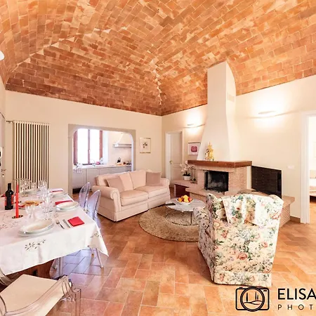 Opera In Rosso Apartment