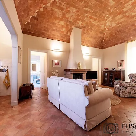 Apartment Opera In Rosso Lajatico