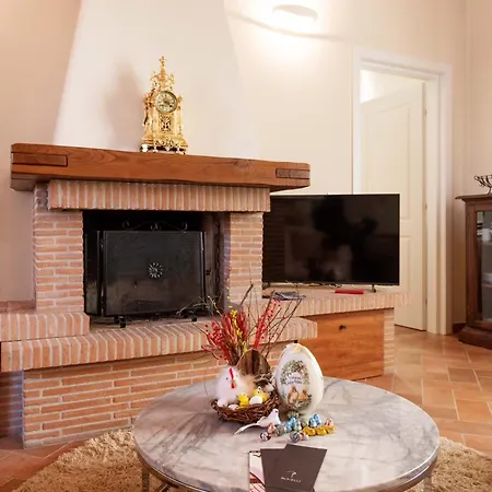 Apartment Opera In Rosso Lajatico