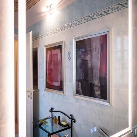 Apartment Opera In Rosso *