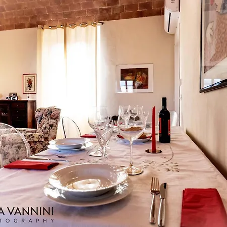 Opera In Rosso Apartment *